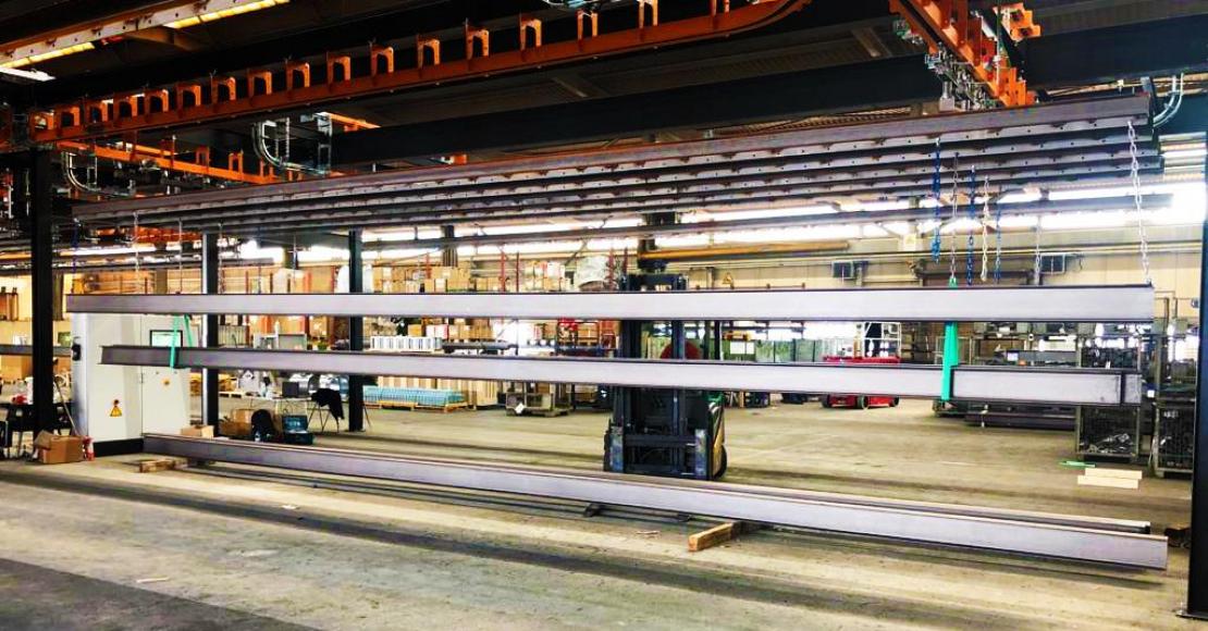 power and free, dropsecties, kettingbanen, kettingbaansysteem, monorailsysteem, GIS-takels, cleantrack, bovenloopkranen, zwenkkranen, intern transportsysteem, traversekranen, verdeelbrug, spuitrobots, peodercoatingstraat, poedercoatcabine, moffelovens, baden